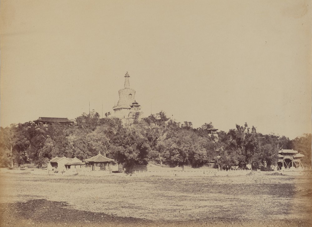 Die Große Pagode im Kaiserlichen Winterpalast, Peking, 29. Oktober 1860 von Felice Beato