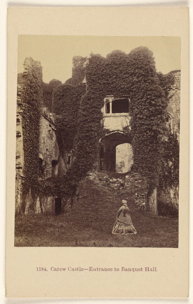 Carew Castle - Eingang zur Banketthalle von Francis Bedford
