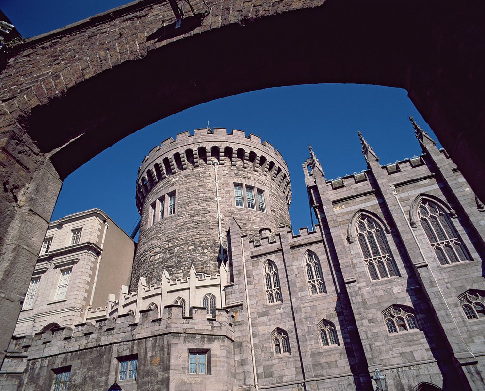 Dublin Castle, der Record Tower von Irish School