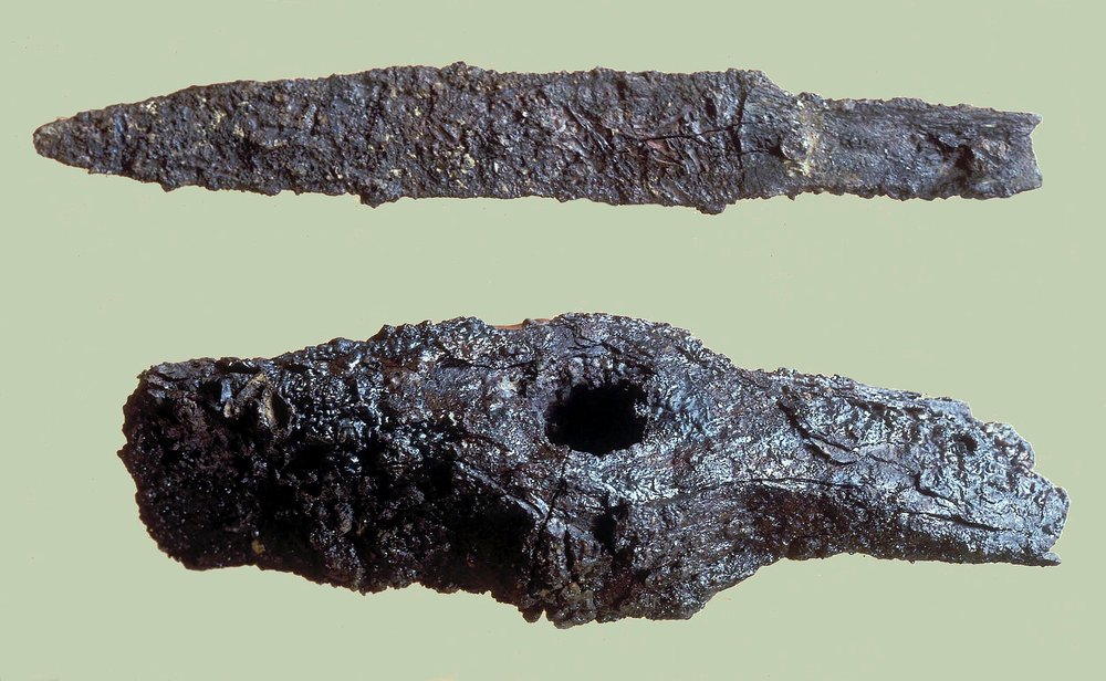 Axt und Messer, gefunden bei den Ausgrabungen der Stadt Davids von Iron Age