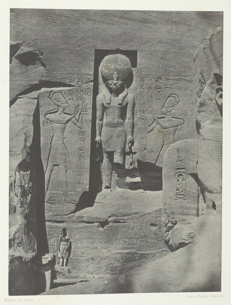 Ibsamboul, Skulpturen des Eingangs des Späos von Phrè, Nubien, 1849-51, gedruckt 1852 von Maxime Du Camp