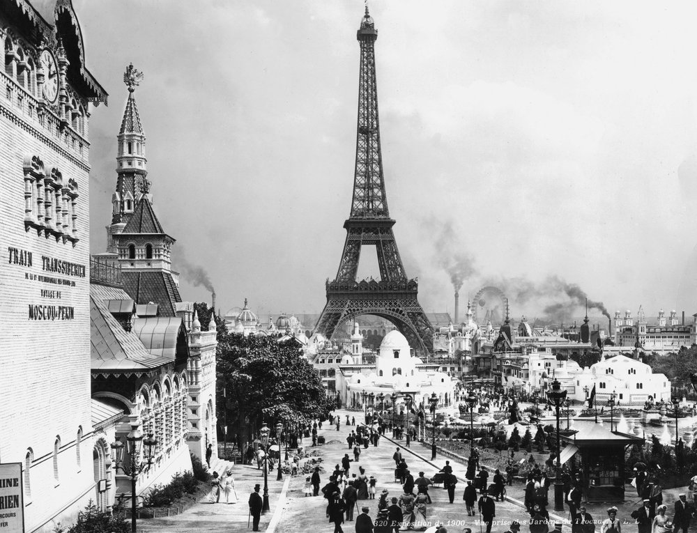 Blick auf die Trocadero-Gärten und den Eiffelturm, Pariser Weltausstellung von Photographer French