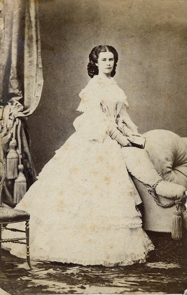Elisabeth von Österreich (Sissi) (1837-1898), 1860 - Porträt Elisabeths von Wittelsbach (1837-1898) (Sissi), Kaiserin von Österreich (1854-1898) und Königin von Ungarn (1867-1898) von Unknown photographer
