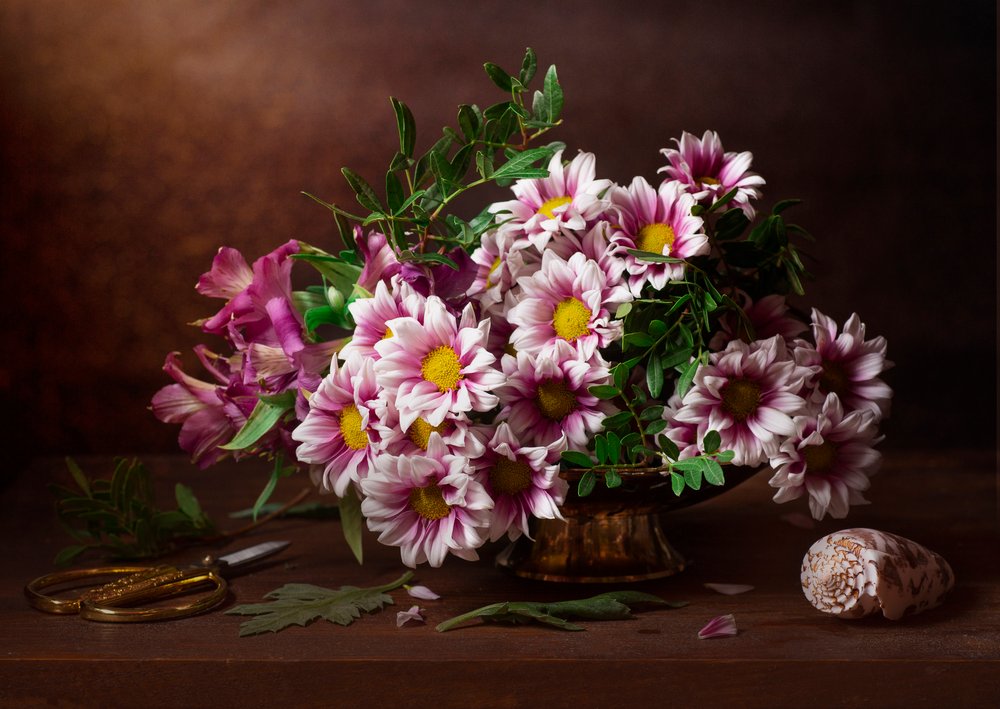 Rustikales Blumen-Stillleben von Alina Lankina
