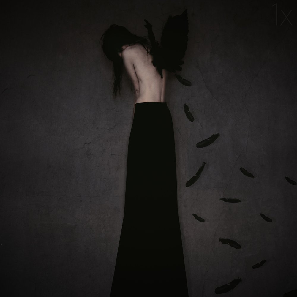 Traurige geflügelte Frau von Anja Matko