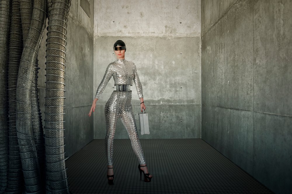 Elegante futuristische Frau von Christine von Diepenbroek