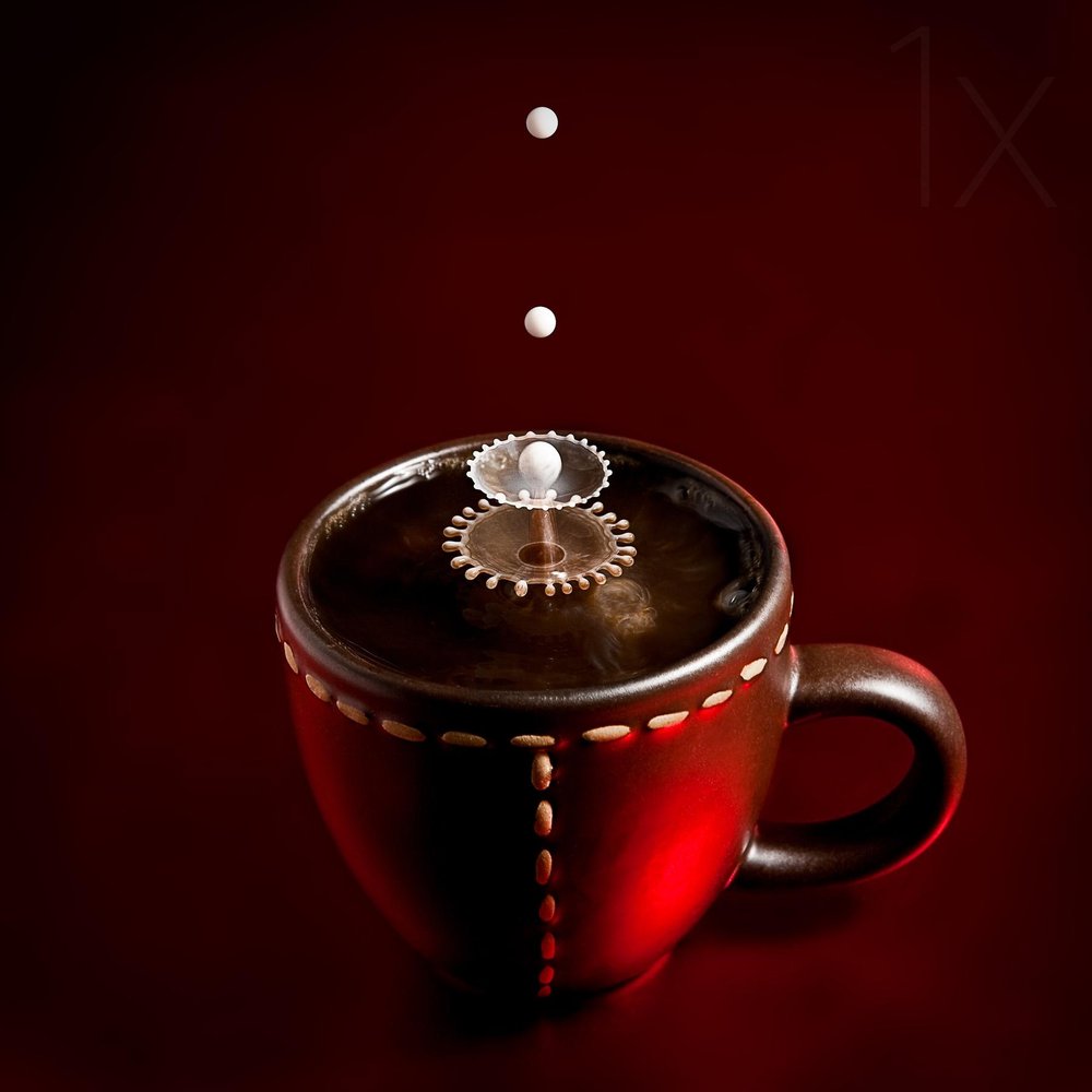 Kaffee-Milch-Spritzer von Christophe Kiciak