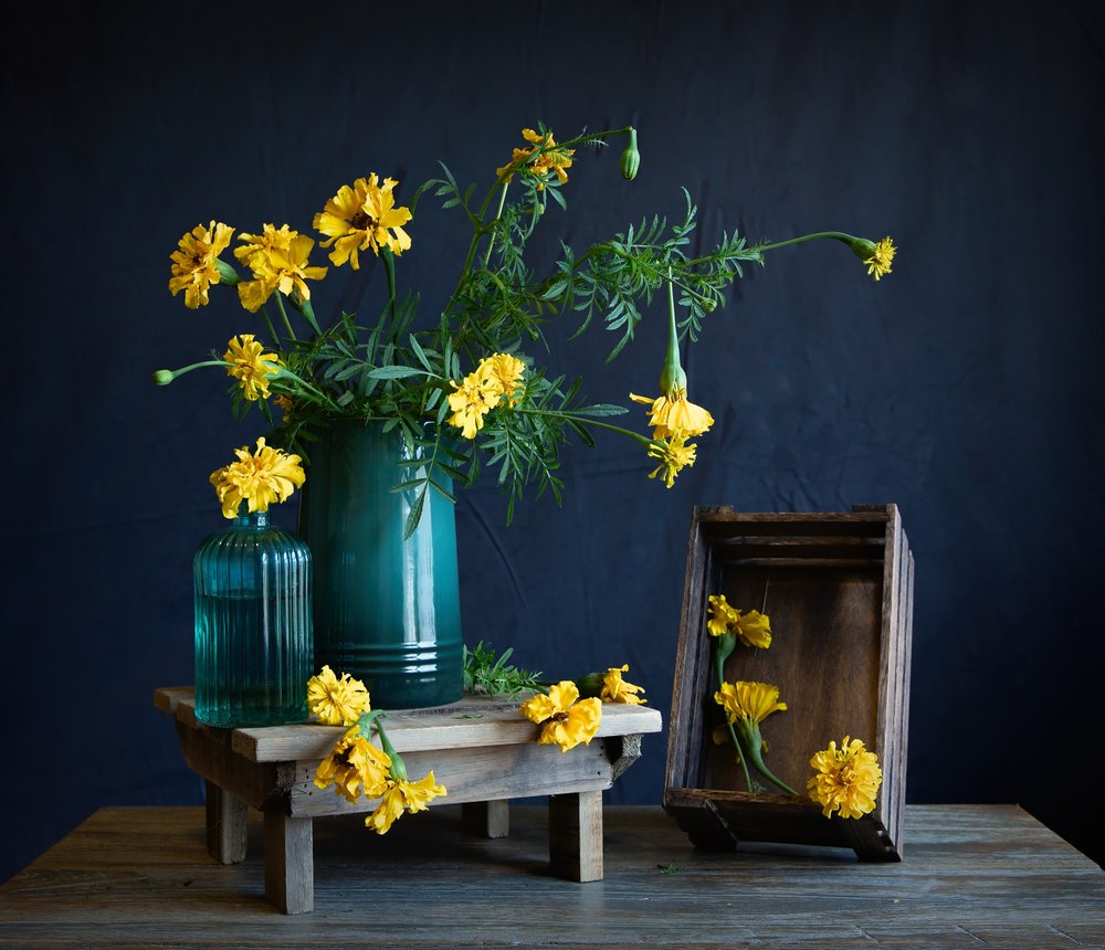 Lebendige Ringelblumen-Stillleben von Fangping Zhou