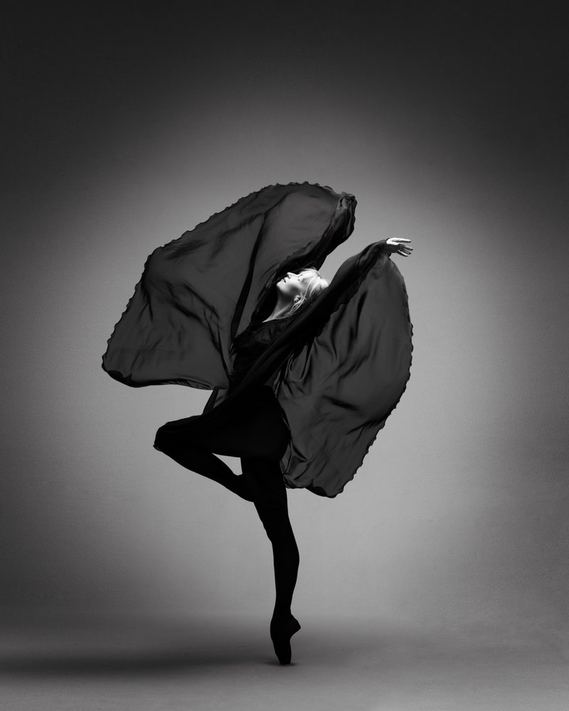 Elegantes schwarzes Ballett von Laura Benvenuti