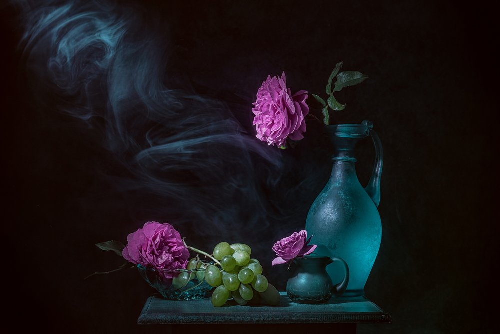 Ätherisches Rosenstillleben von Lydia Jacobs