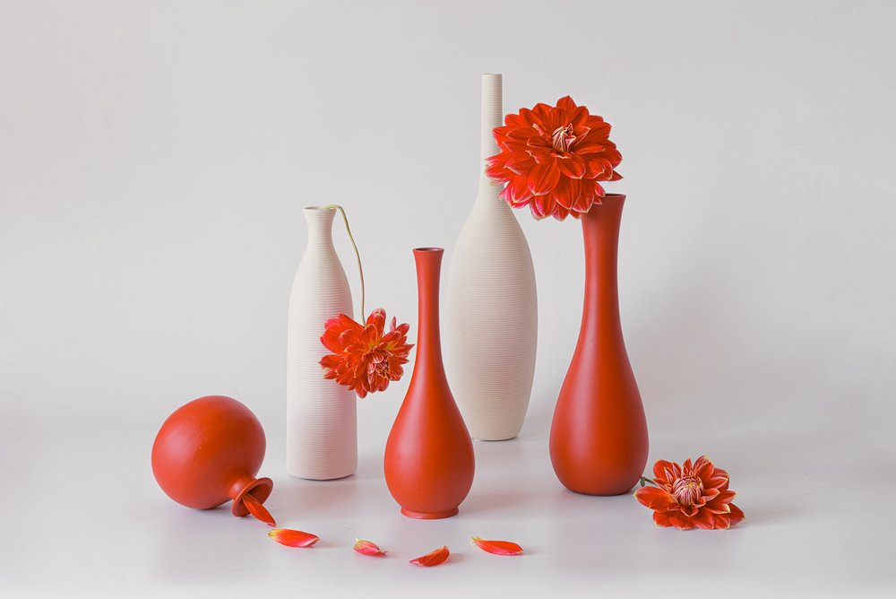 Modernes Blumen-Stillleben von Lydia Jacobs