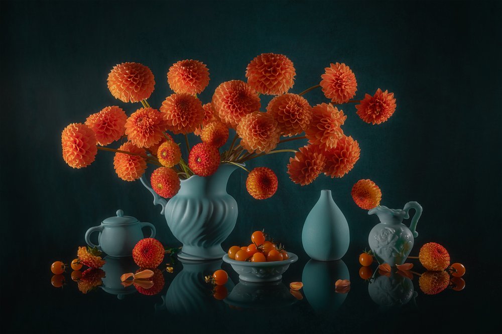 Orange Dahlien Stillleben von Lydia Jacobs
