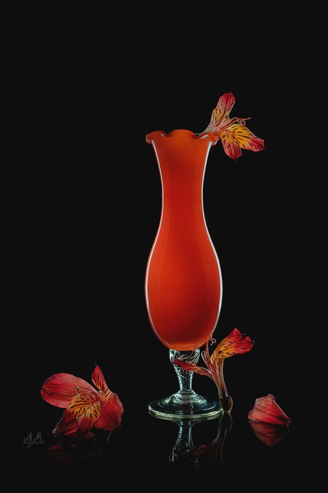 Lebhaftes Alstroemeria Stillleben von Lydia Jacobs
