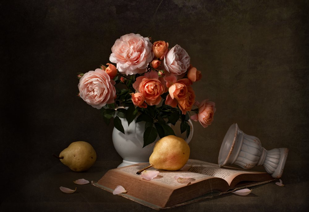 Elegante Rosen und Birnen von Margareth Perfoncio