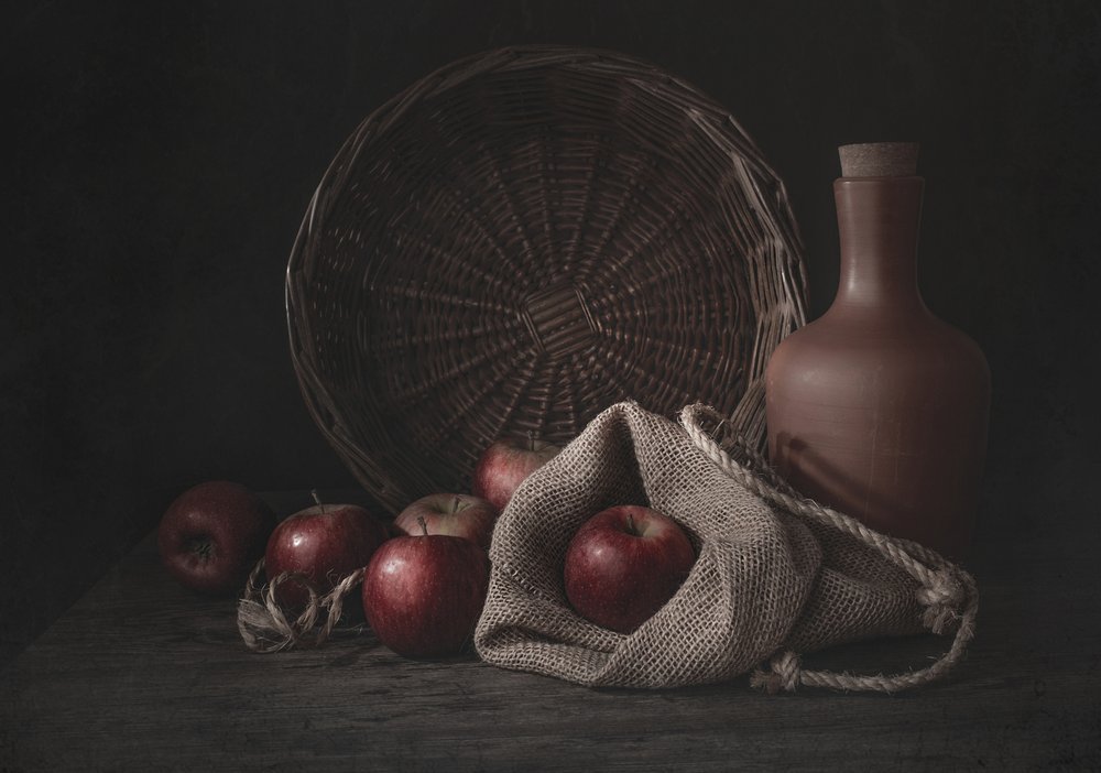 Rustikales Apfel-Stillleben von Margareth Perfoncio