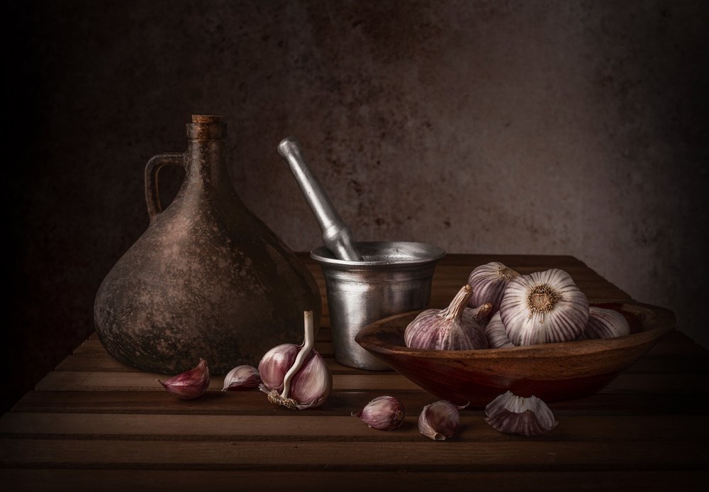 Rustikales Knoblauch Stillleben von Margareth Perfoncio