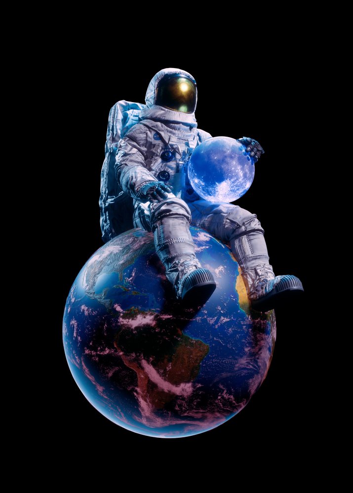 Astronaut hält blauen Mond von Nicebleed