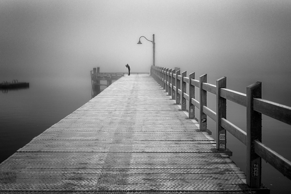 Nebliger Pier Einsamkeit von Shanrui Ren