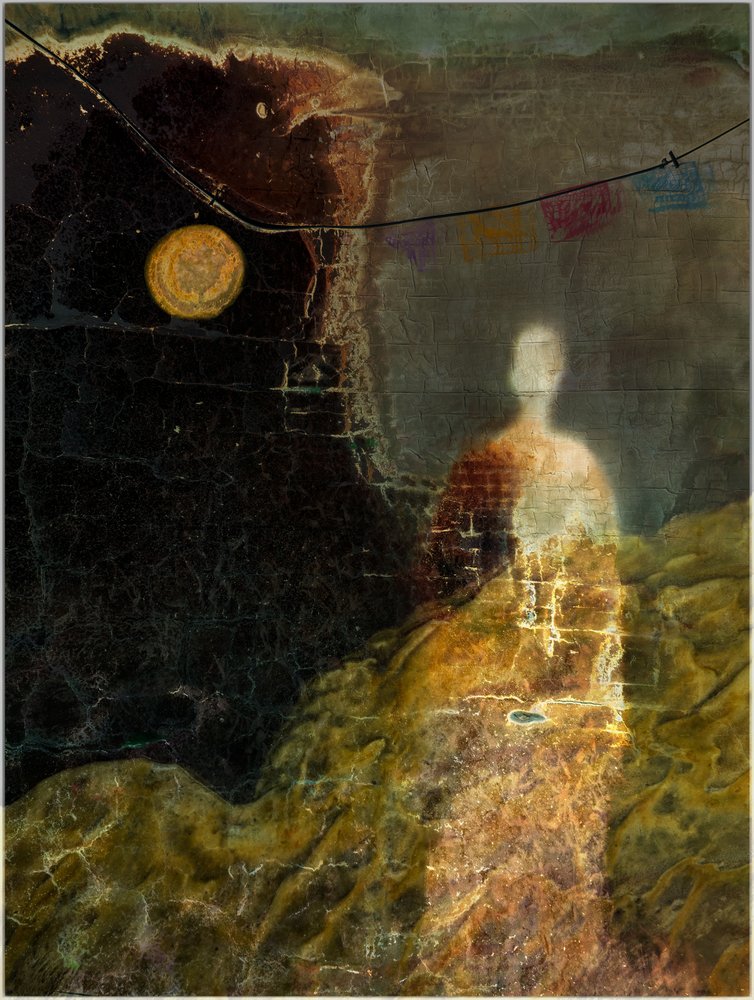 Mysteriöse ätherische Figur von Shenshen Dou