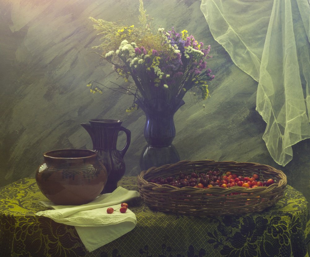 Stimmungsvolle Blumen und Kirschen von UstinaGreen