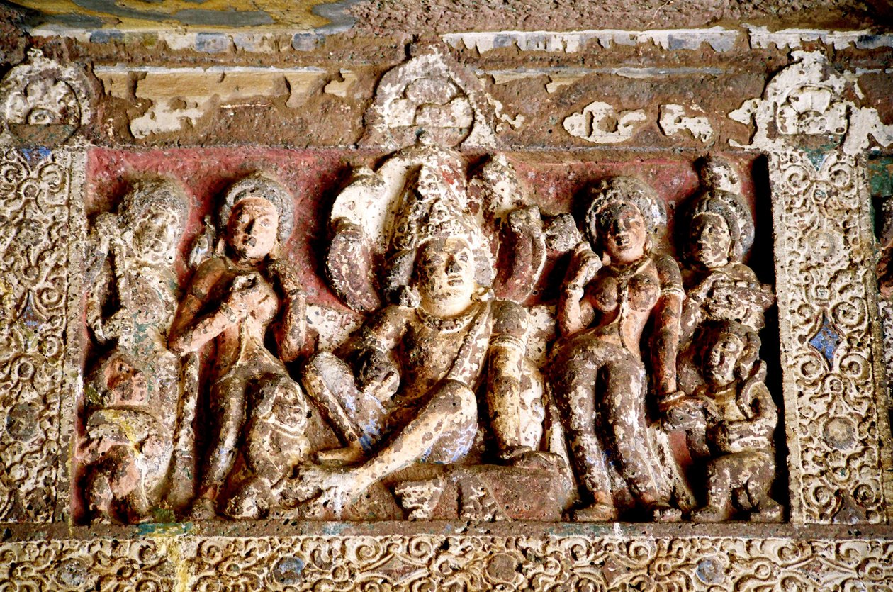 Steinschnitzerei in den Ajanta-Höhlen, Maharashtra, Indien. Die 29 buddhistischen Höhlen wurden zwischen dem 2. Jahrhundert v. Chr. und dem 1. Jahrhundert n. Chr. sowie dem 4.-7. Jahrhundert n. Chr. ausgegraben, aber erst 1819 entdeckt von Unknown