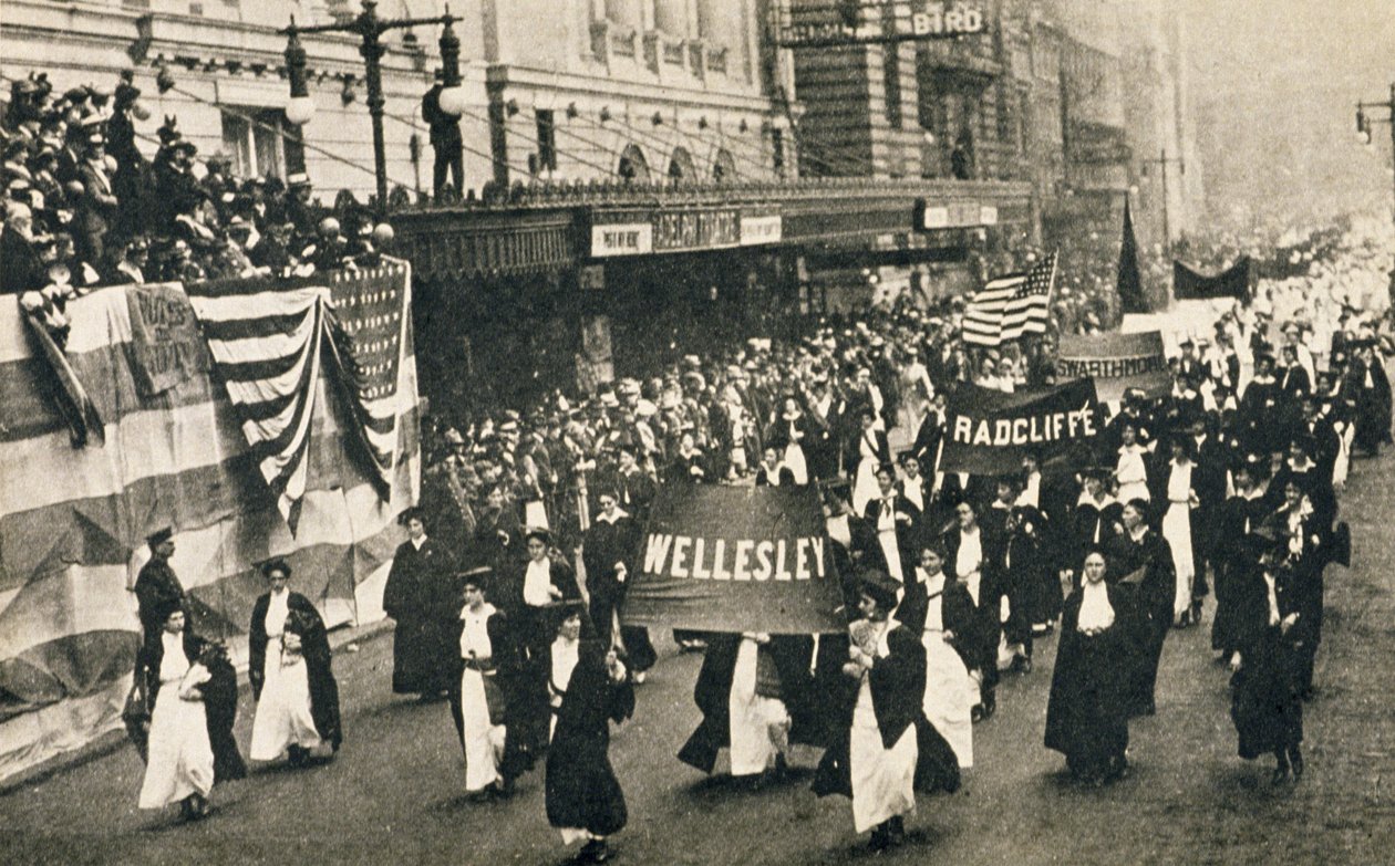 Suffragettenparade vor dem Adelphi Theatre, New York, 1910 von American Photographer