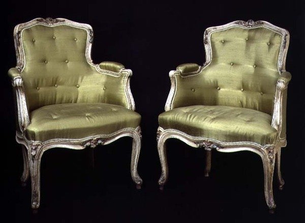 Louis XV kleine bemalte Stühle von French School