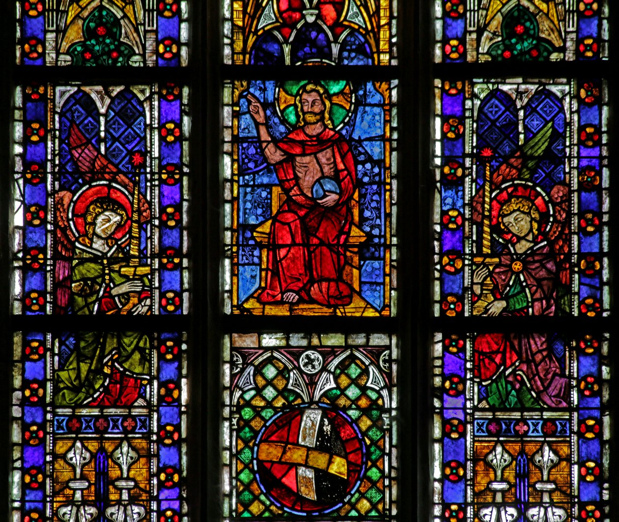 Fenster mit Christus mit zwei Engeln und Kerzen von French School