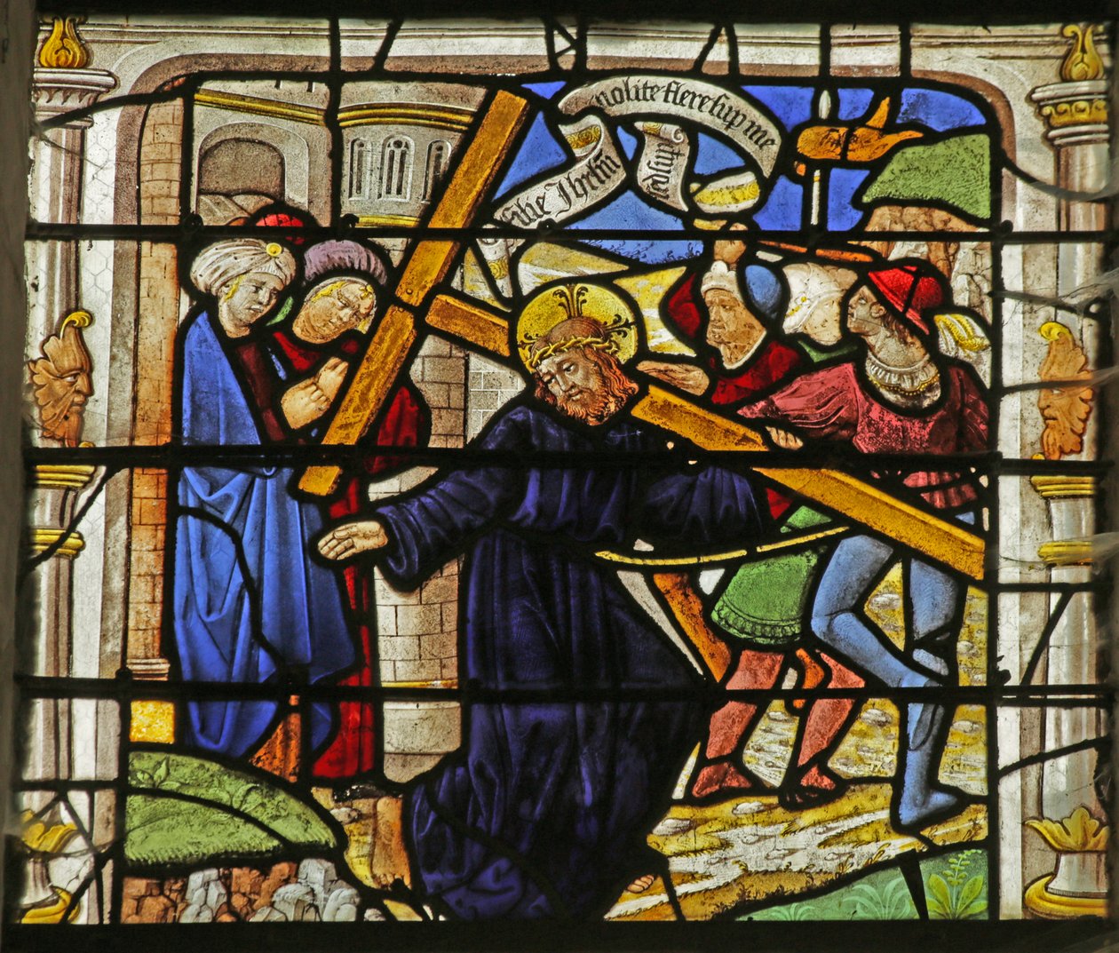 Fenster mit Darstellung des Kreuzwegs von French School