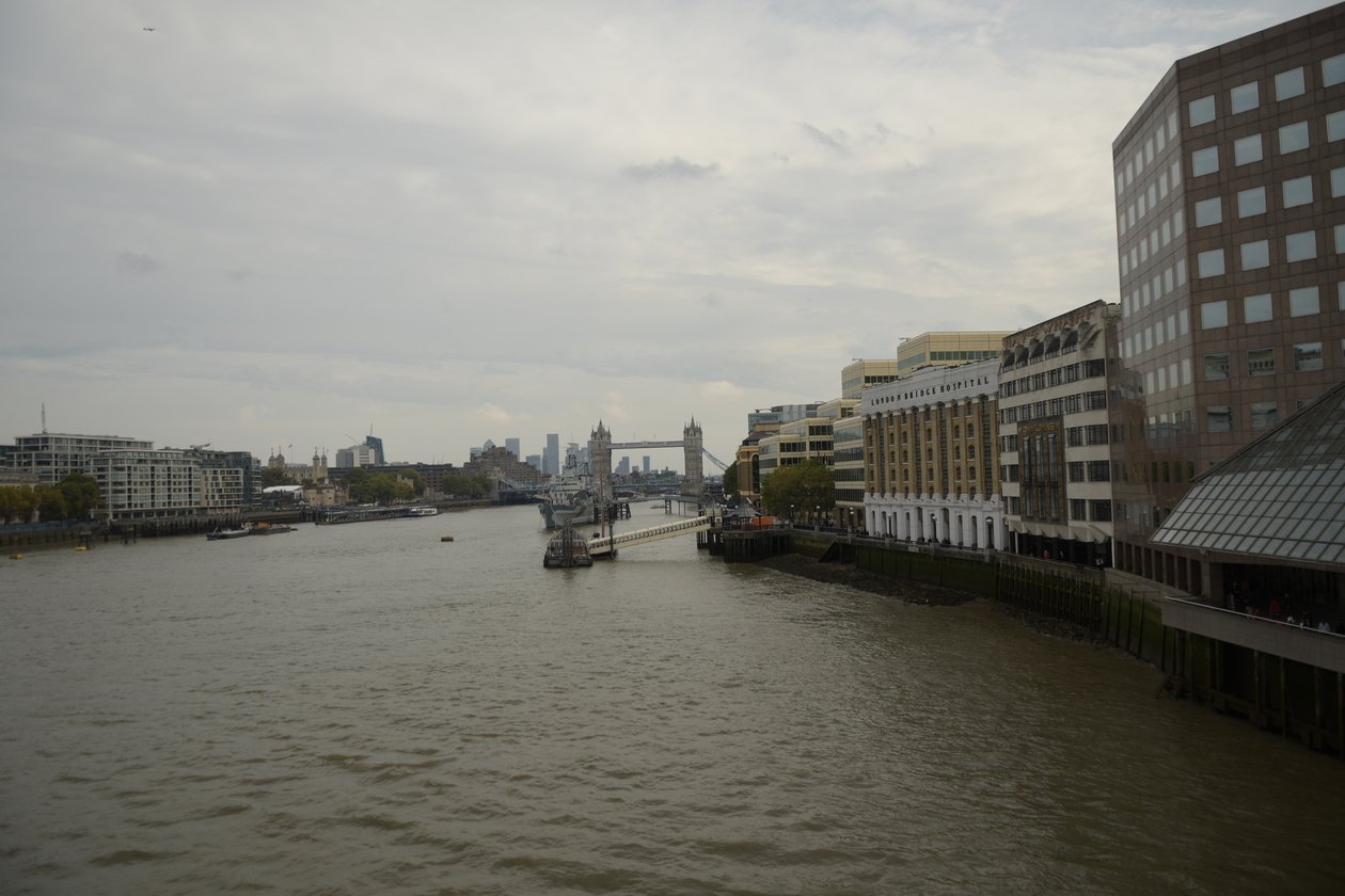 London Bridge über die Themse im Herzen Londons von Albert Mansour