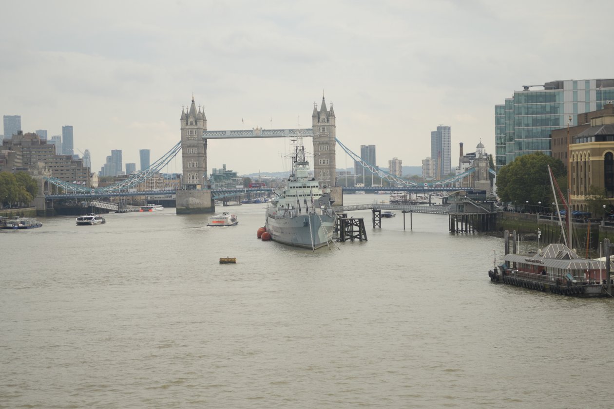 London Bridge über die Themse im Herzen Londons von Albert Mansour
