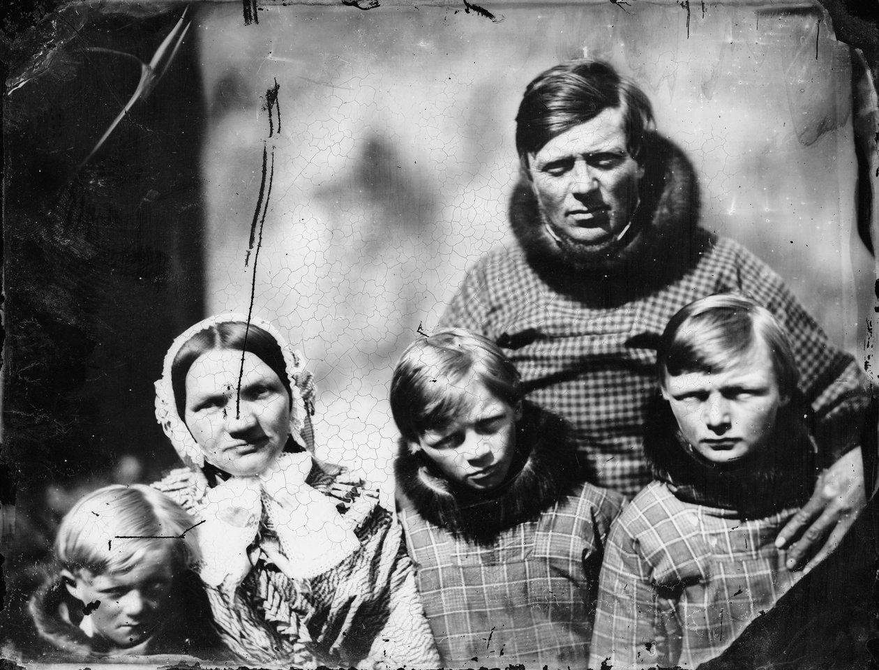 Dänischer Beamter (Hans Elberg) und Familie von Admiral Edward Augustus Inglefield