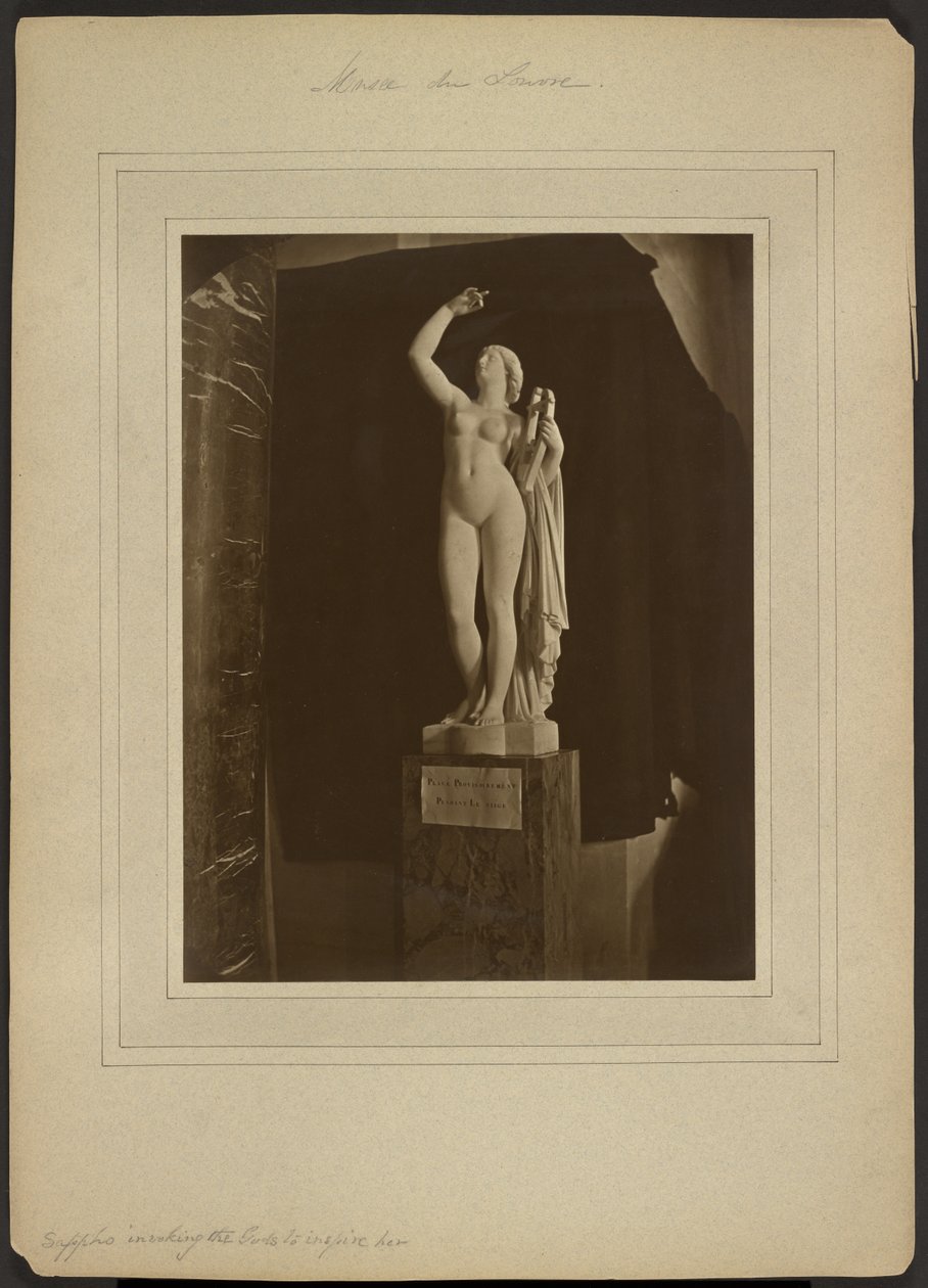 Sappho ruft die Götter an, sie zu inspirieren von Pradier / Musée du Louvre von Adolphe Braun