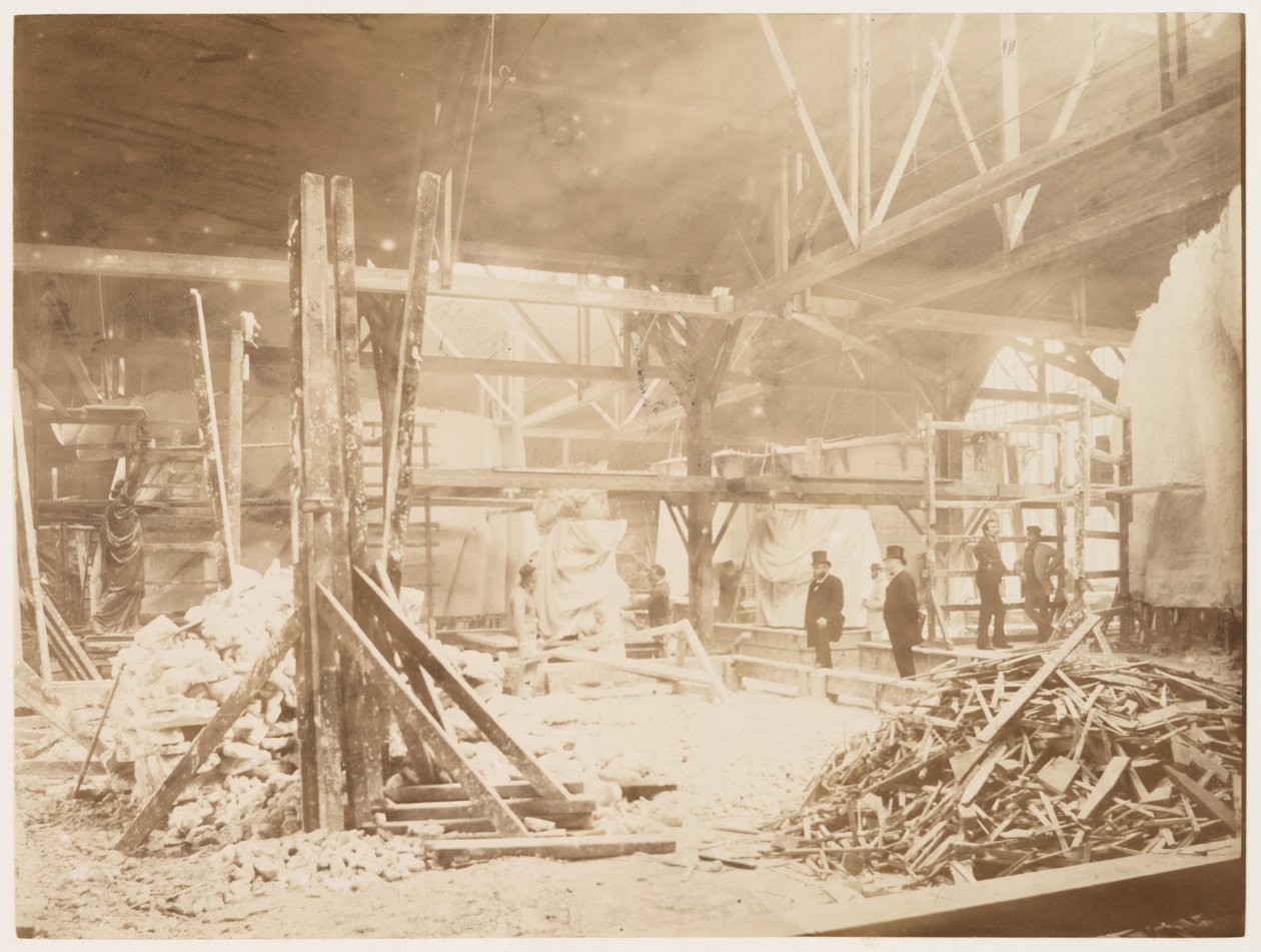 Bartholdis Werkstatt, mit Modellen der Freiheitsstatue im Hintergrund, Paris, 1883 von Albert Fernique