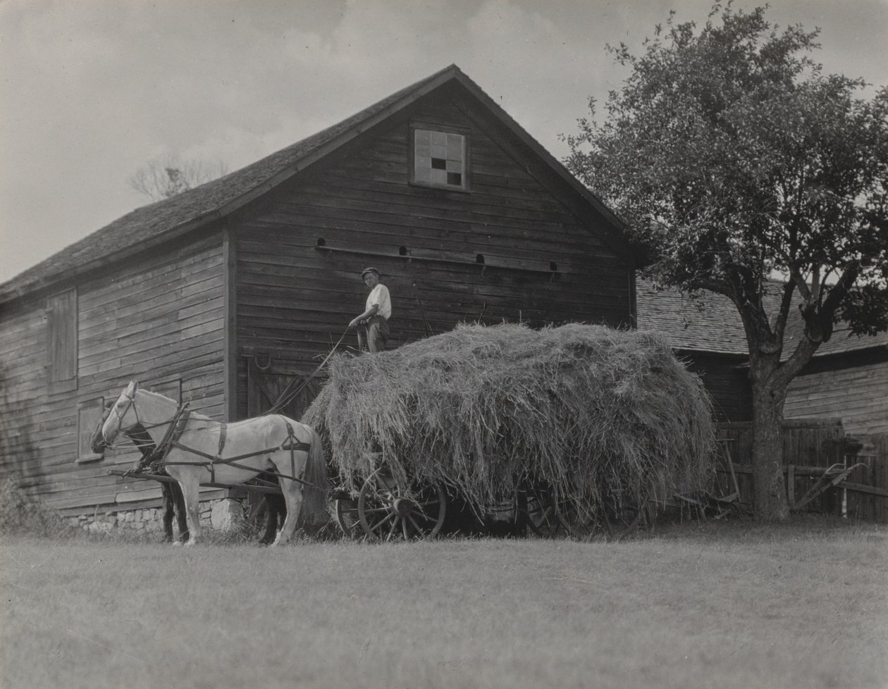 Der Heuwagen und die Scheune von Alfred Stieglitz