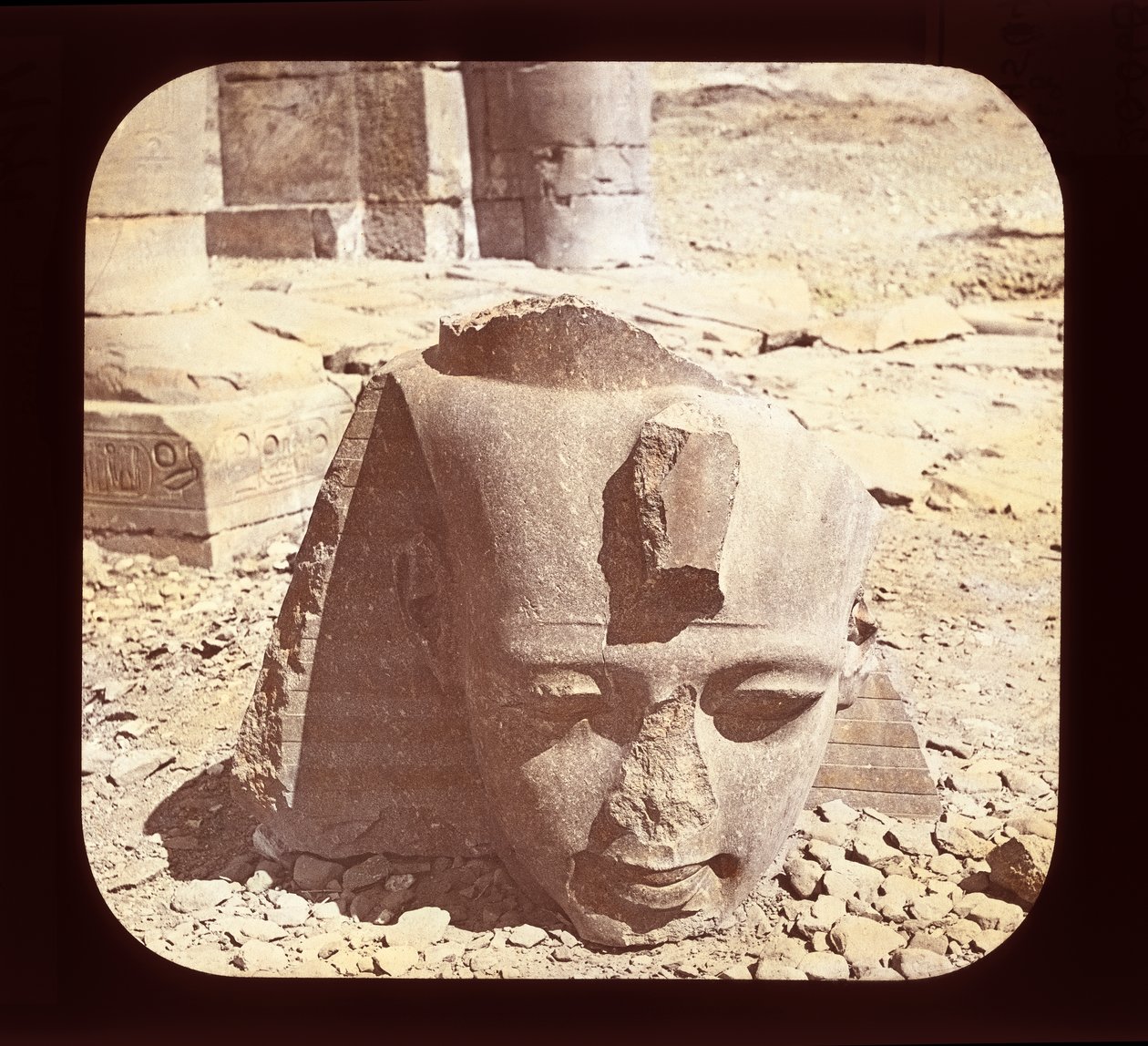 Ägypten - Das Ramesseum, Kopf des Kolosses von Ramses II, Theben von American Photographer