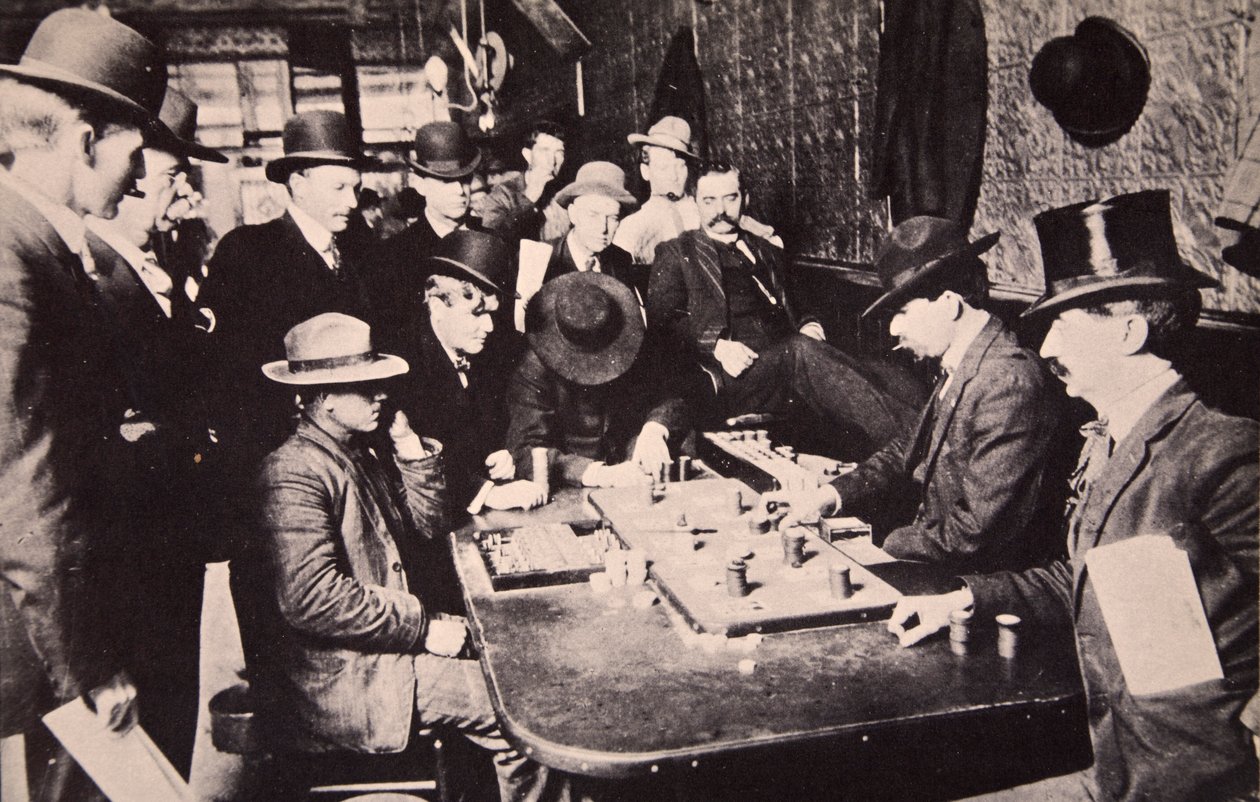 Faro spielen im Orient-Saloon in Bizbee, Arizona, 1903 von American Photographer