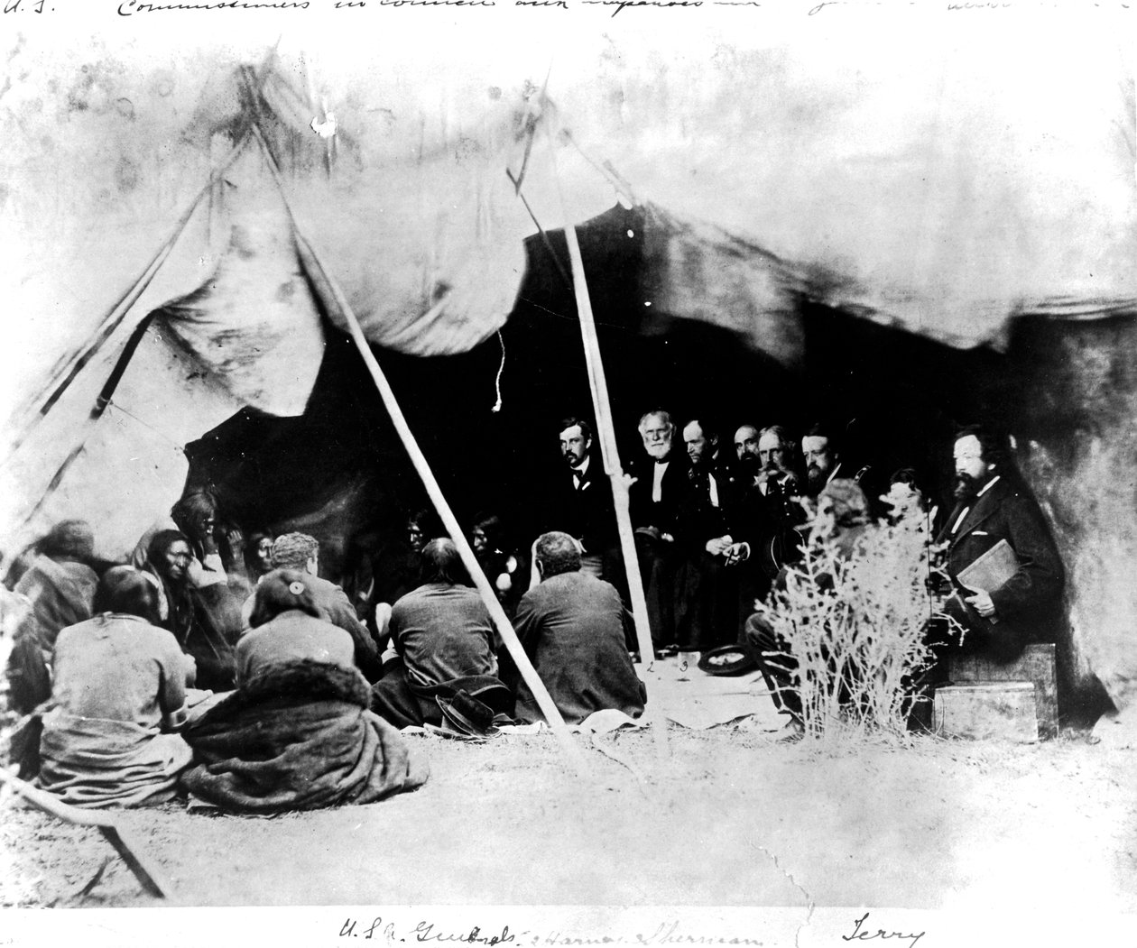 US-Kommissare im Rat mit Arapahoes und Cheyennes, ca. 1862 von American Photographer