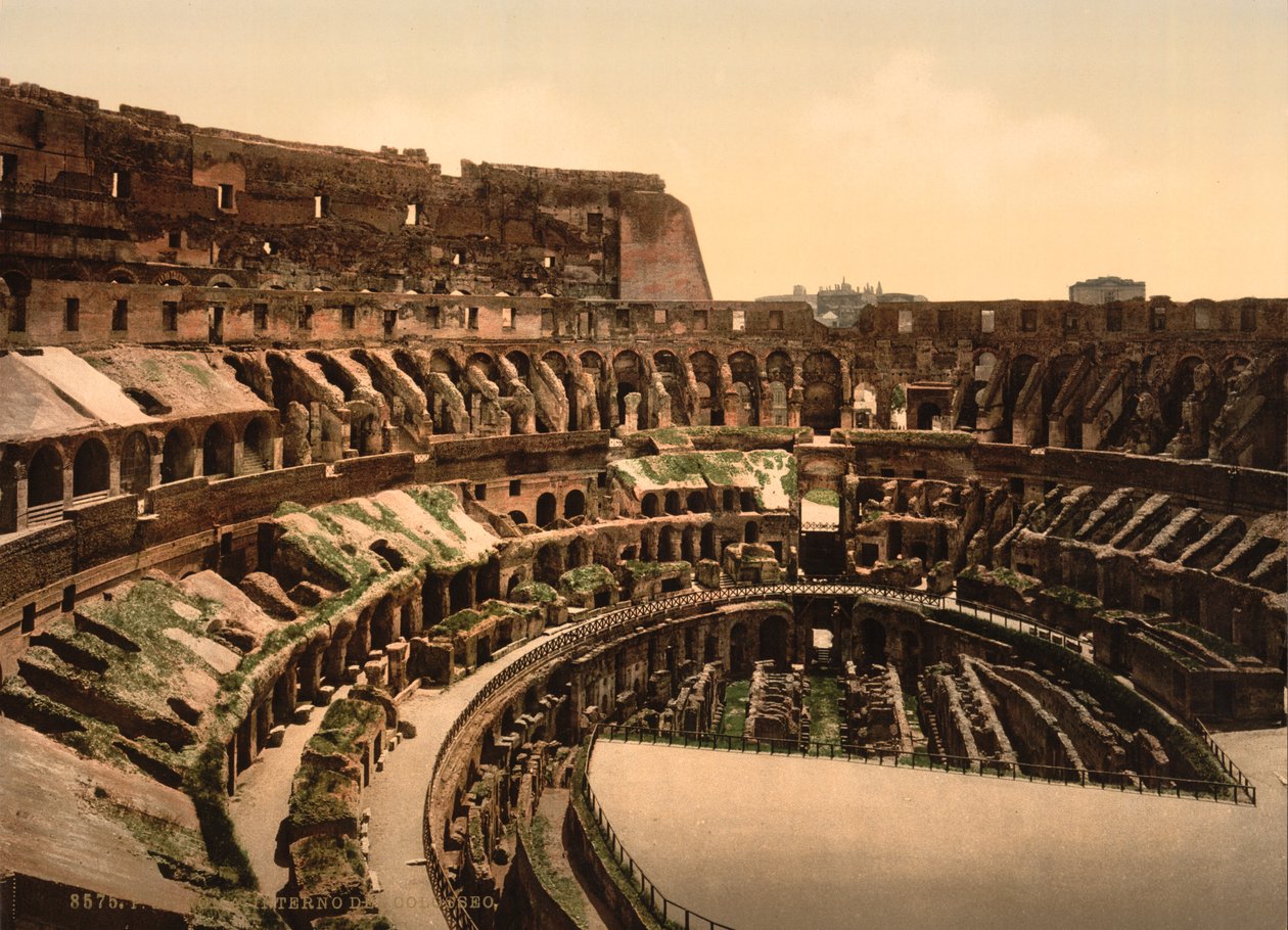 Innenraum des Kolosseums, Rom, ca. 1890-1900 von American Photographer