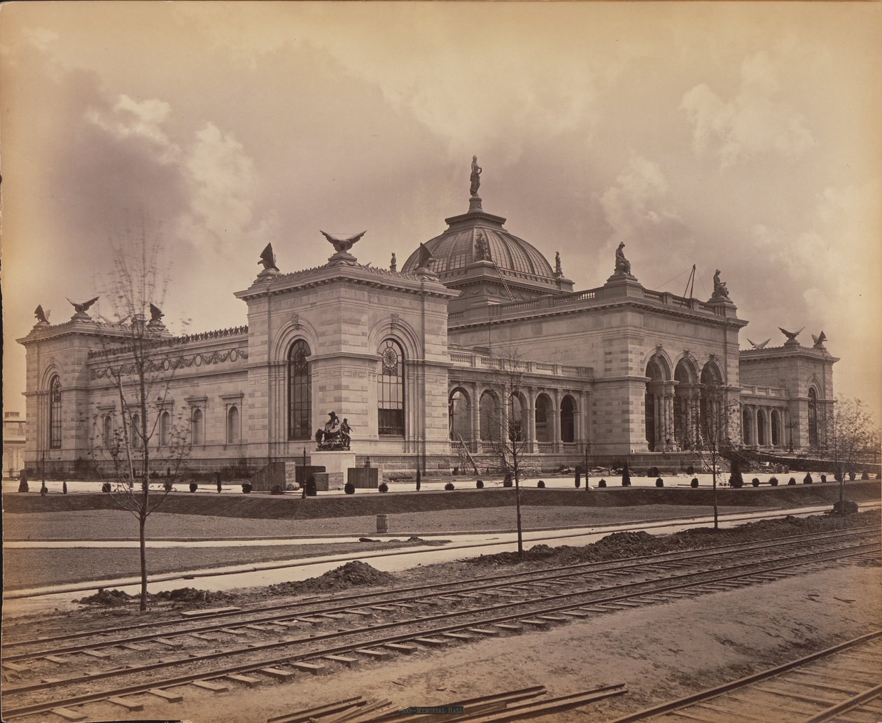 Memorial Hall der Centennial Exposition, 1876 von American Photographer