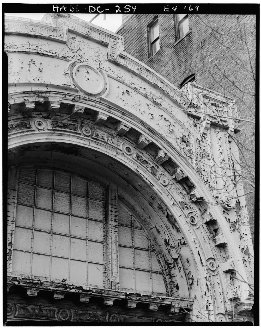 Mount Vernon Theater, 918 Ninth Street Northwest, Washington, District of Columbia, DC, 30. November 1969 von American Photographer