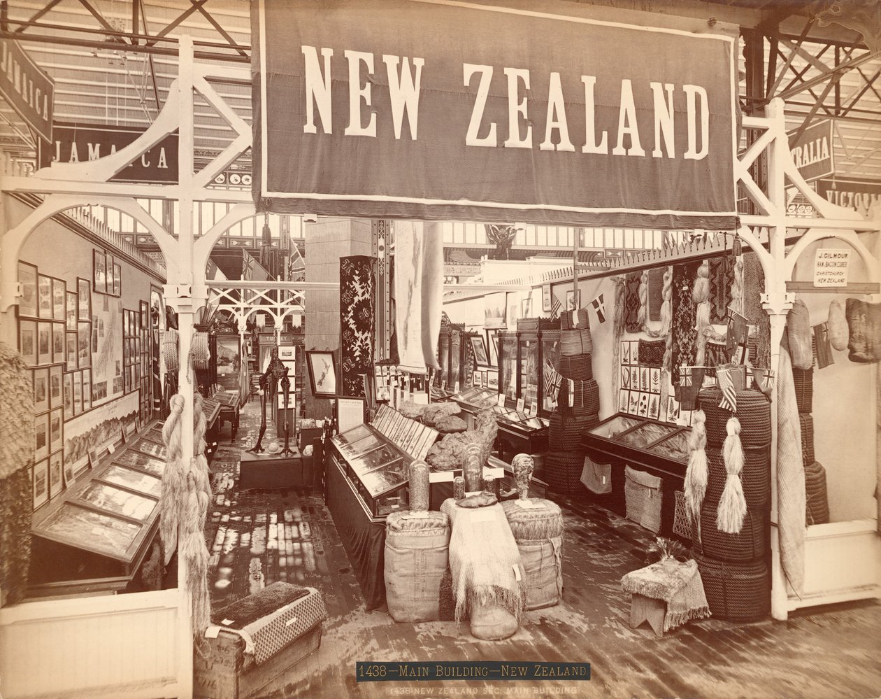 Neuseeland, Centennial International Exhibition, 1876 (Albuminabzug) von American Photographer
