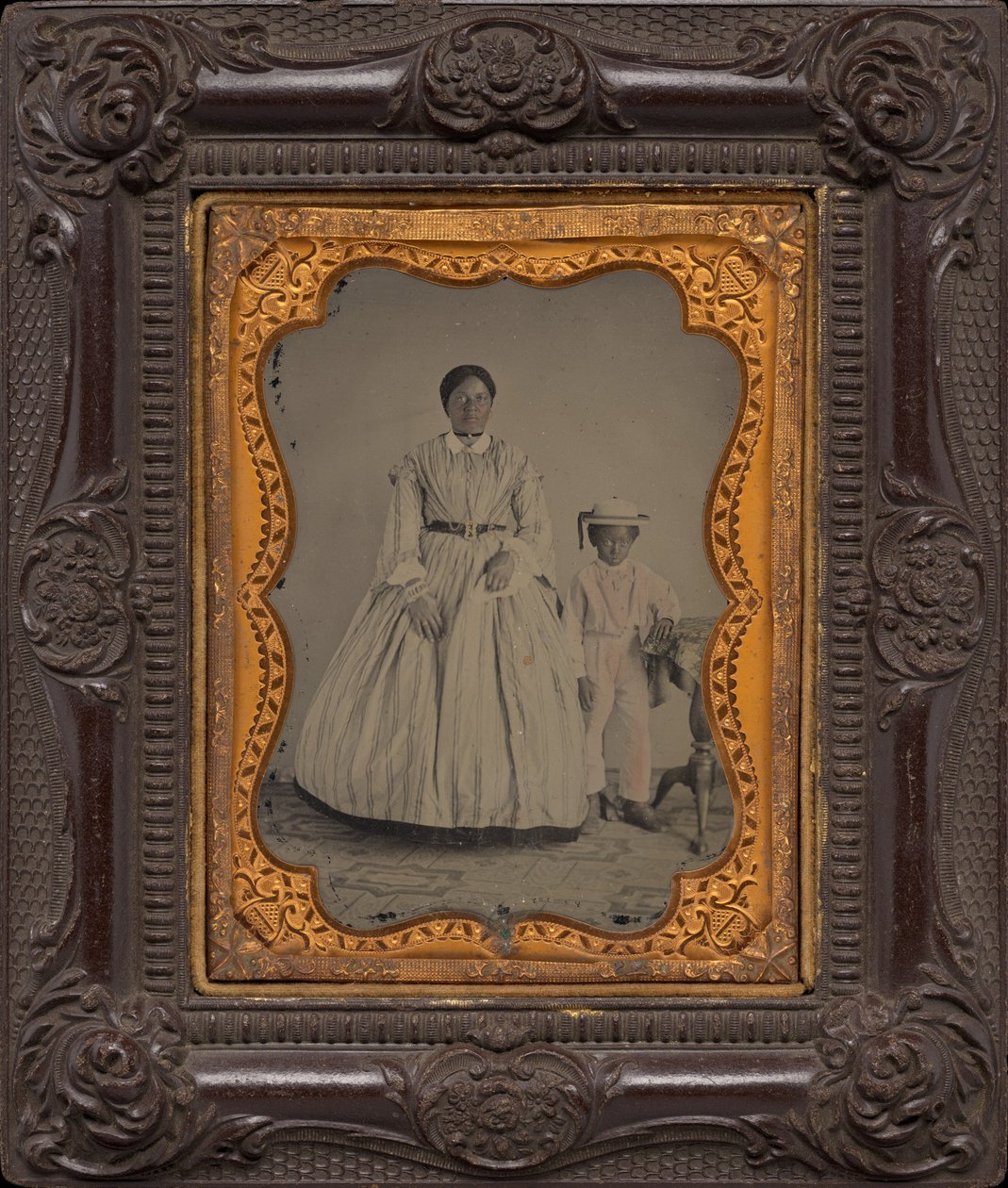 Porträt einer Frau und eines Jungen, ca. 1863 von American Photographer