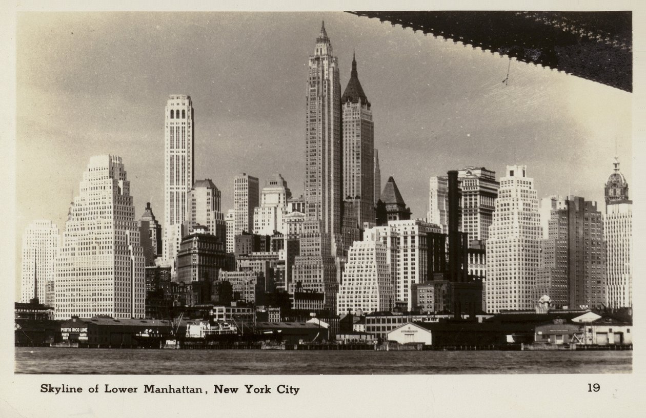 Skyline von Lower Manhattan, New York City, USA von American Photographer