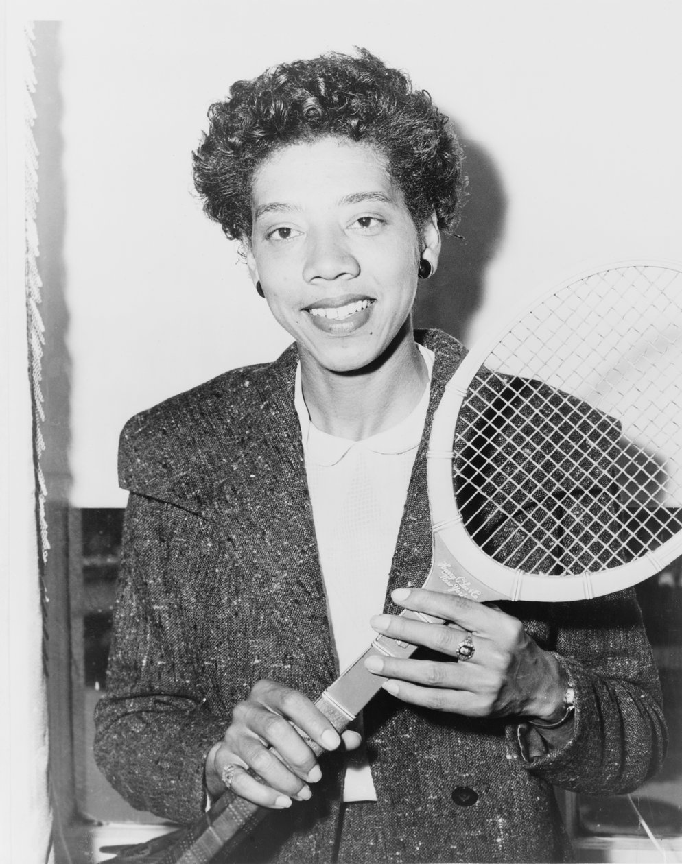 Tennisstar Althea Gibson, Vereinigte Staaten, 1956 von American Photographer