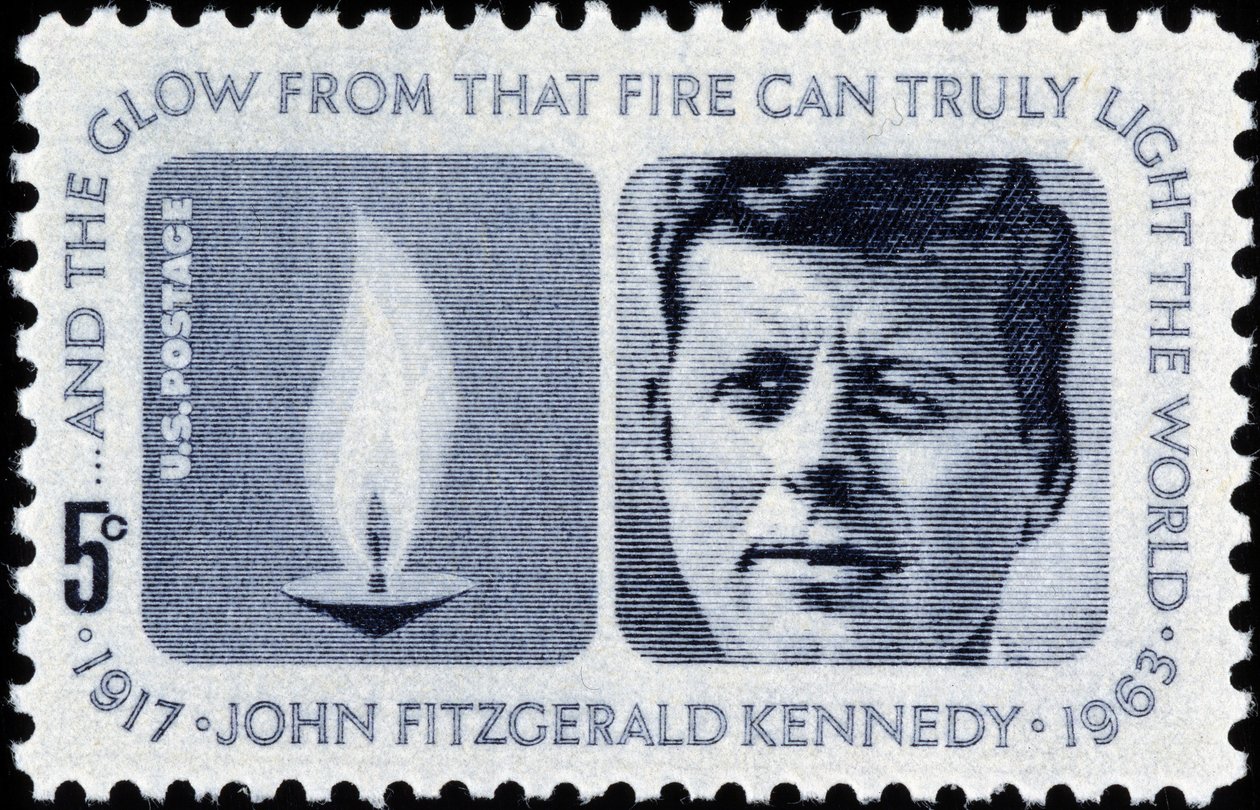 Amerikanische Briefmarke auf John Fitzgerald Kennedy von American School