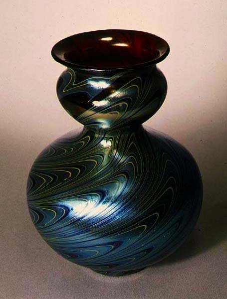 Tiffany-Doppelgurkenvase, New York, ca. 1890 von American School