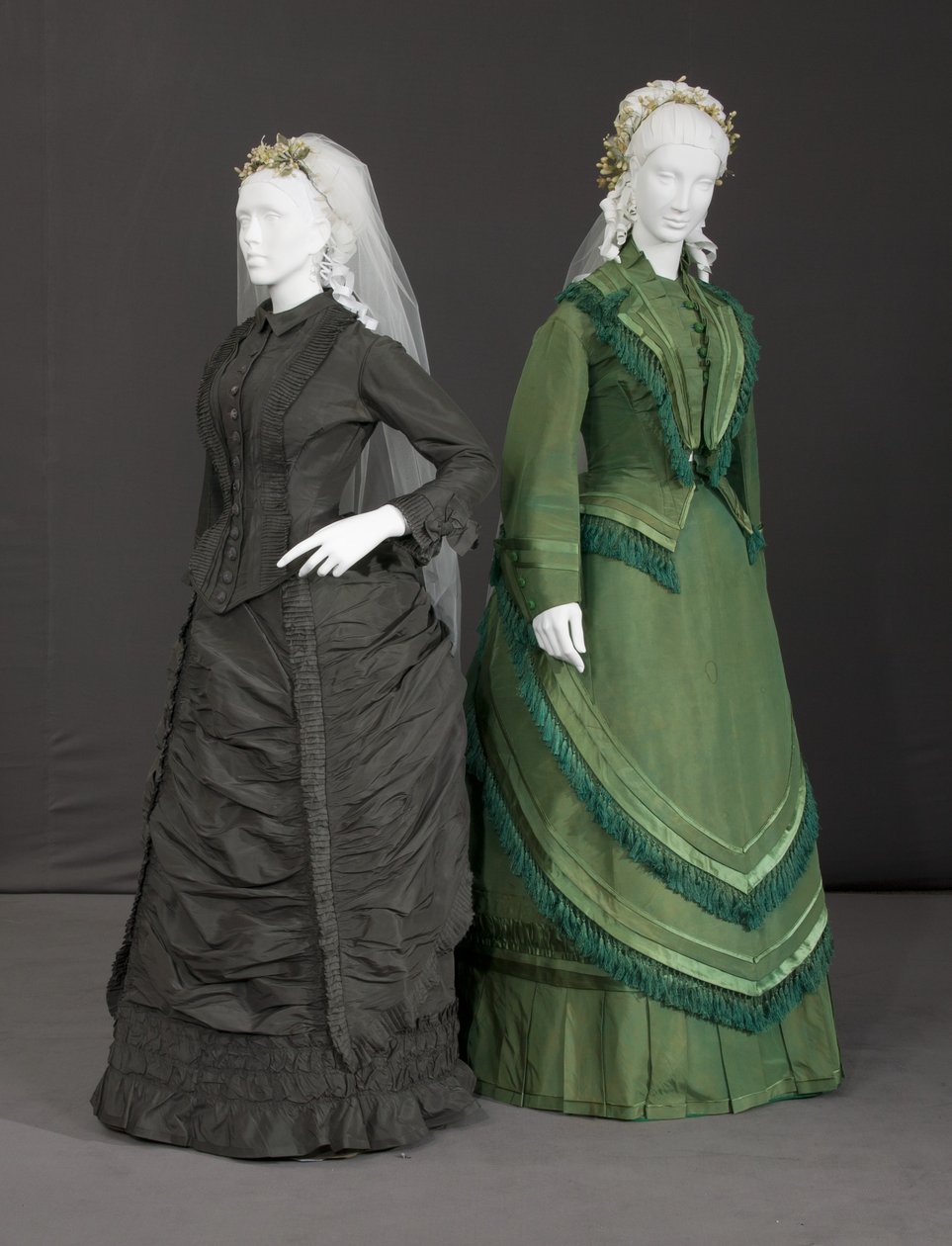 Hochzeitskleid von American School