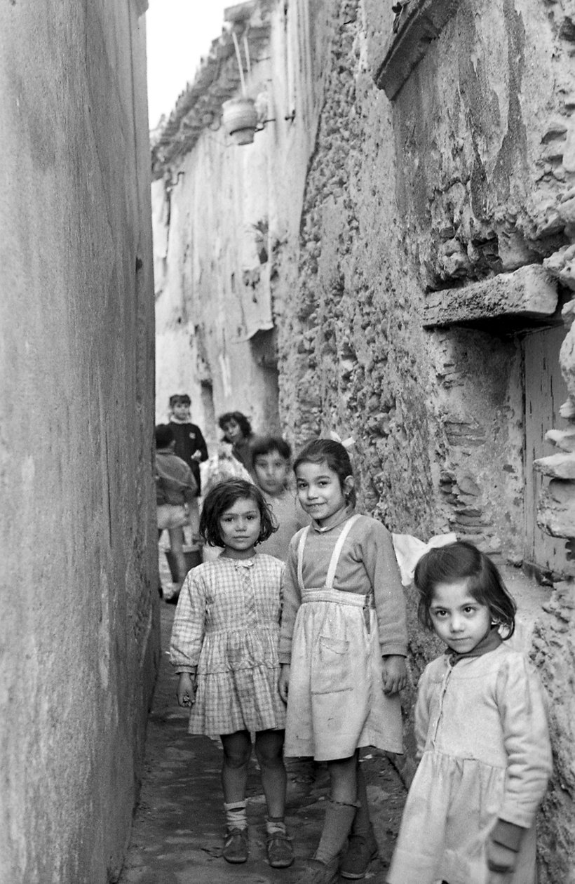 Crotone - Kinder von Ando Gilardi