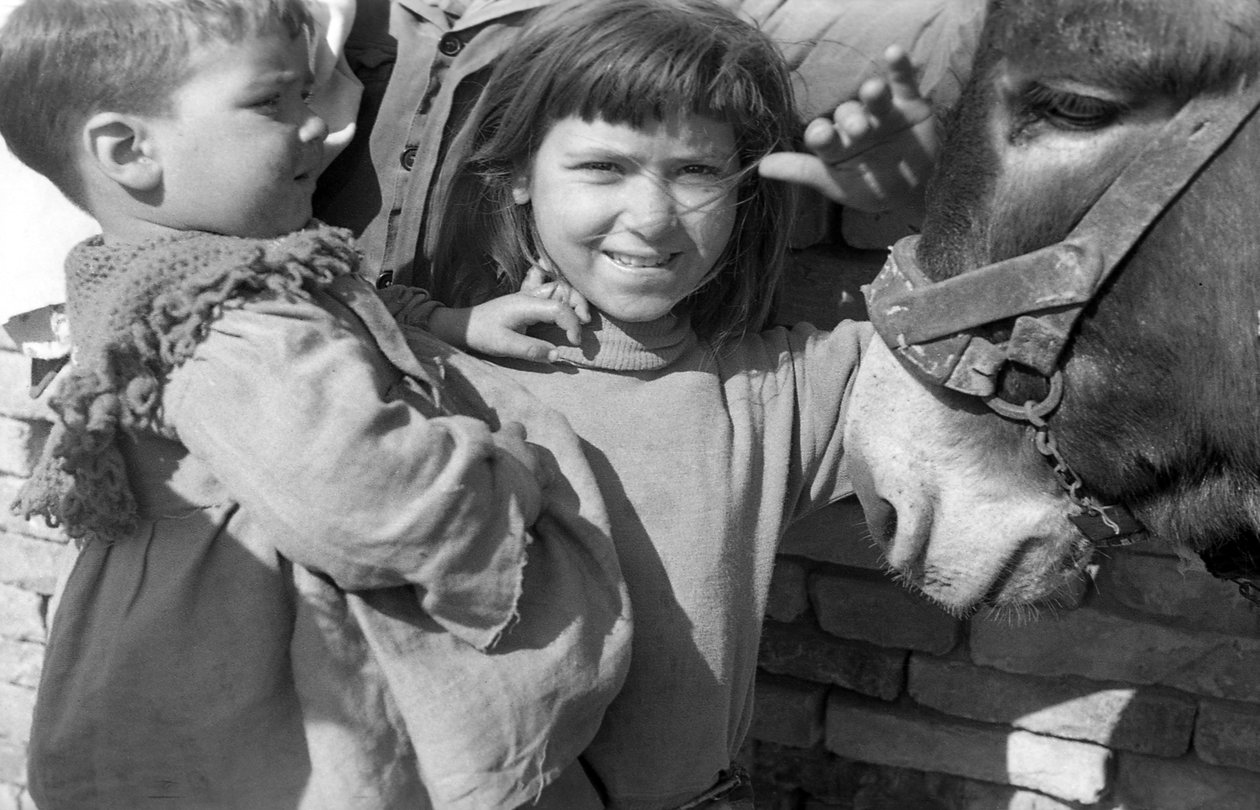 Crotone - Leben in den Arbeitersiedlungen von Ando Gilardi